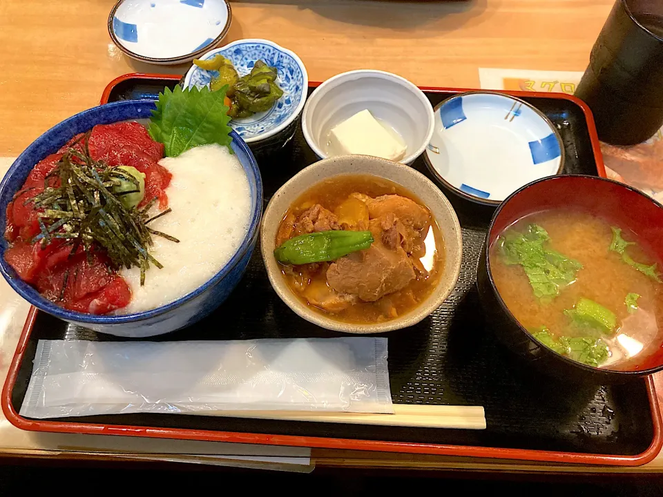 マグロのやまかけ定食@はざま(月島)|yoooochanさん