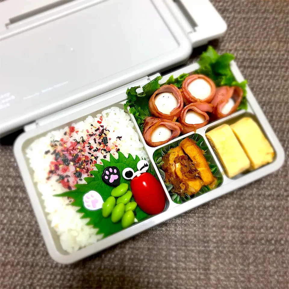 Snapdishの料理写真:SJK体育祭弁当🍱〜うずらベーコン・玉子焼き・焼き厚揚げ・枝豆|華恋さん