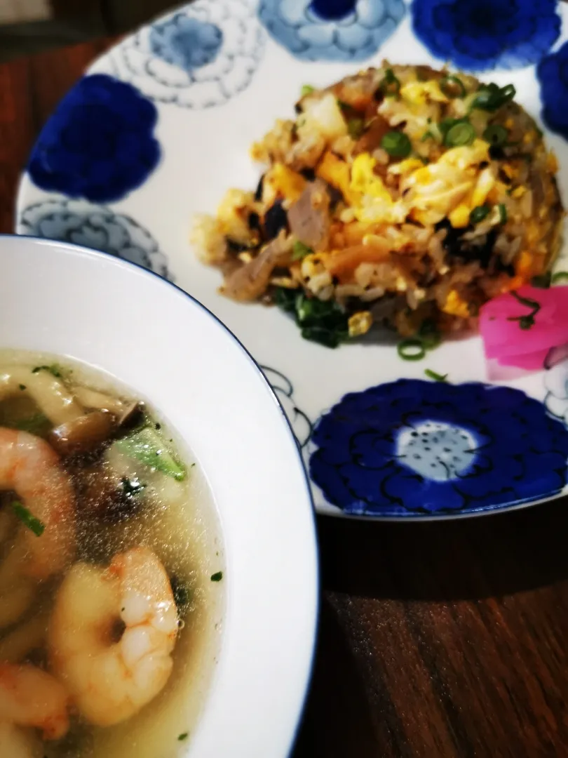 田舎巻き寿司リメイク焼飯&スープ👌グ〜です😀🙌🍵|ペンギンさん