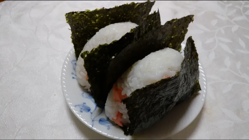 9/15の夜勤弁当
塩鮭のおにぎり🍙|卯月さん