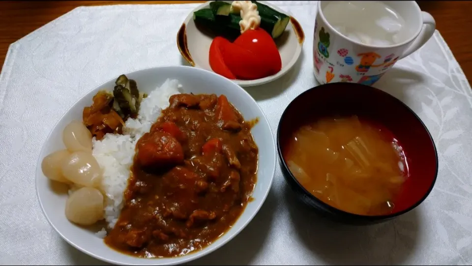 Snapdishの料理写真:9/15の夕食
カレーライス|卯月さん