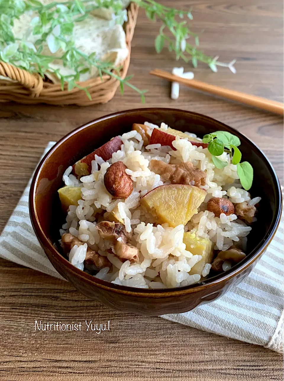 さつまいもとナッツの塩炊き込みご飯|ゆーこどんさん