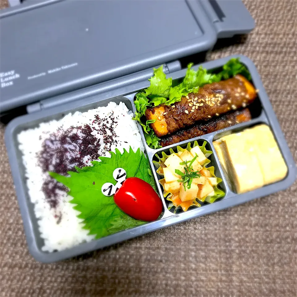 SJK弁当🍱〜厚揚げ肉巻き甘辛・玉子焼き・山芋梅しそ和え|華恋さん