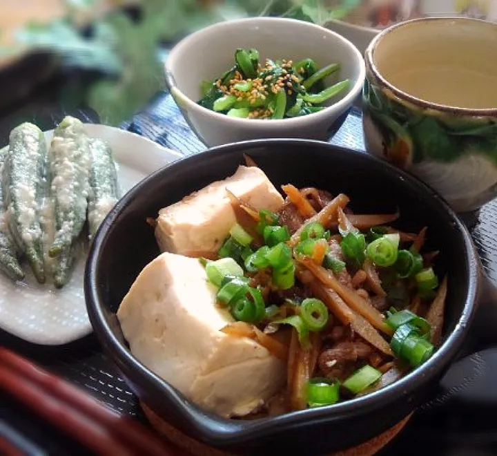 Snapdishの料理写真:牛ごぼう豆腐煮|くまちゃんさん