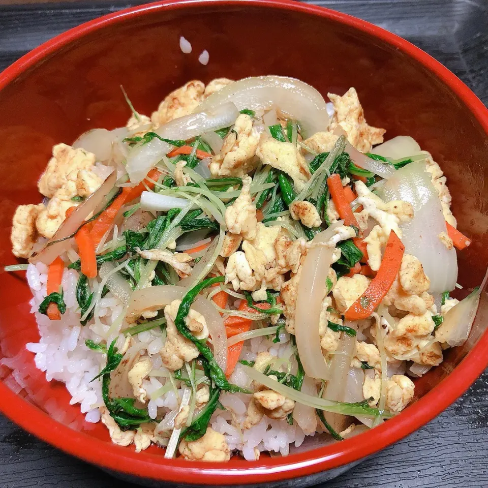 忙しい時の丼シリーズ😅水菜卵丼|まちゃさん