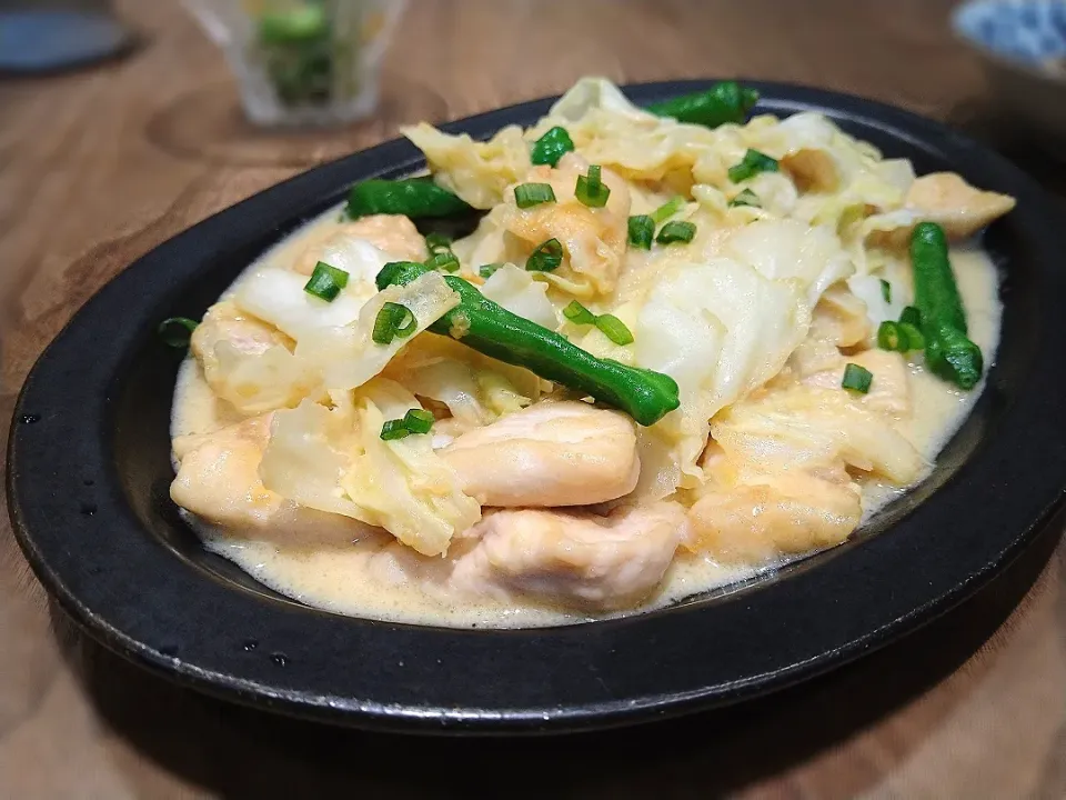 鶏むね肉とキャベツの味噌マヨ炒め|古尾谷りかこさん