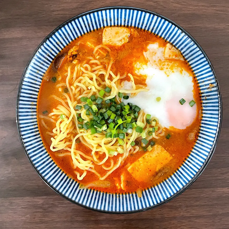 Snapdishの料理写真:キムチ鍋リメイクラーメン|dashi menjiroさん