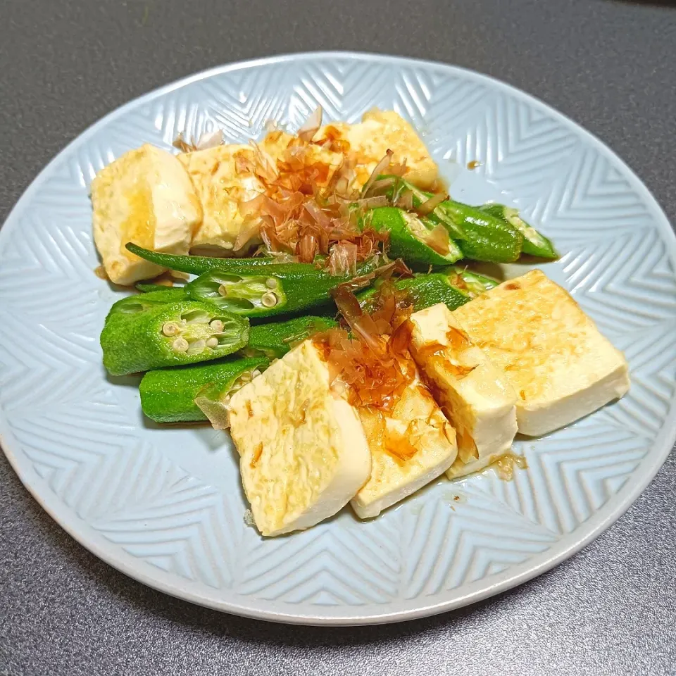 料理に使える絹で、簡単焼き豆腐とオクラのポン酢かけ|jun(・x・)さん