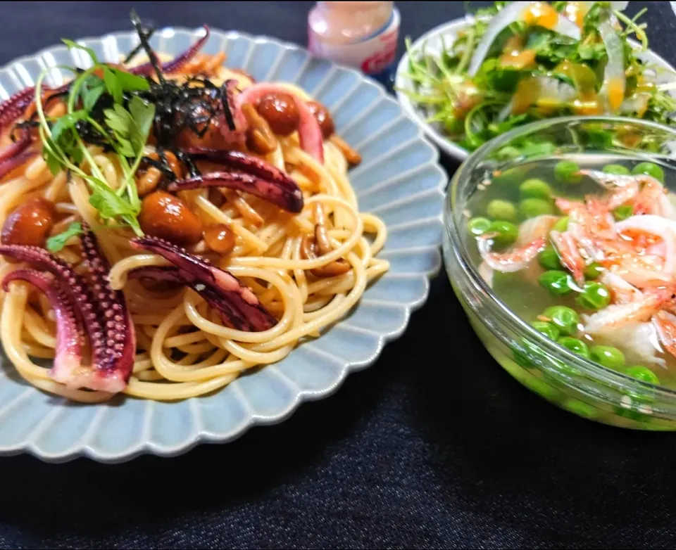 Snapdishの料理写真:烏賊なめこ山葵醤油パスタ
豆×海老×豆×桜海老 塩麹スープ|マギーさん