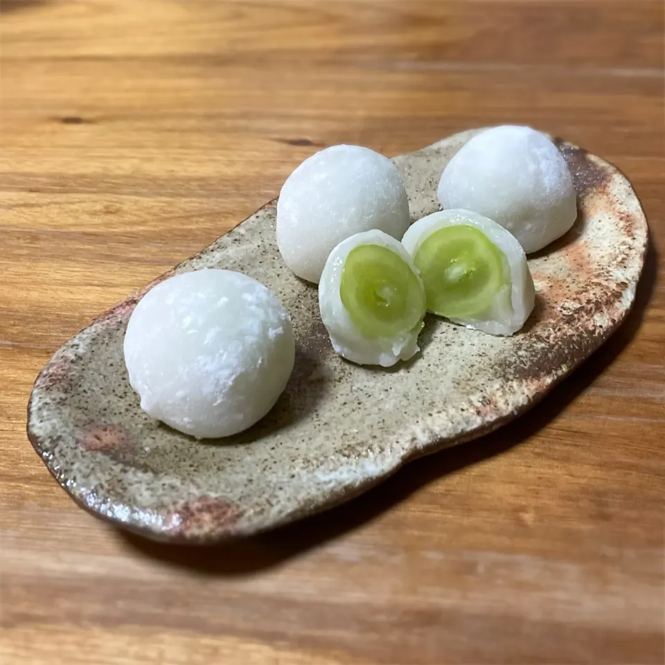 Snapdishの料理写真:シャインマスカット大福 🍇💕|みかりんさん