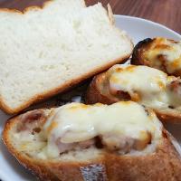パン ド ミーにはチキンとチーズをのせて
食パンはそのままで

#パン太郎