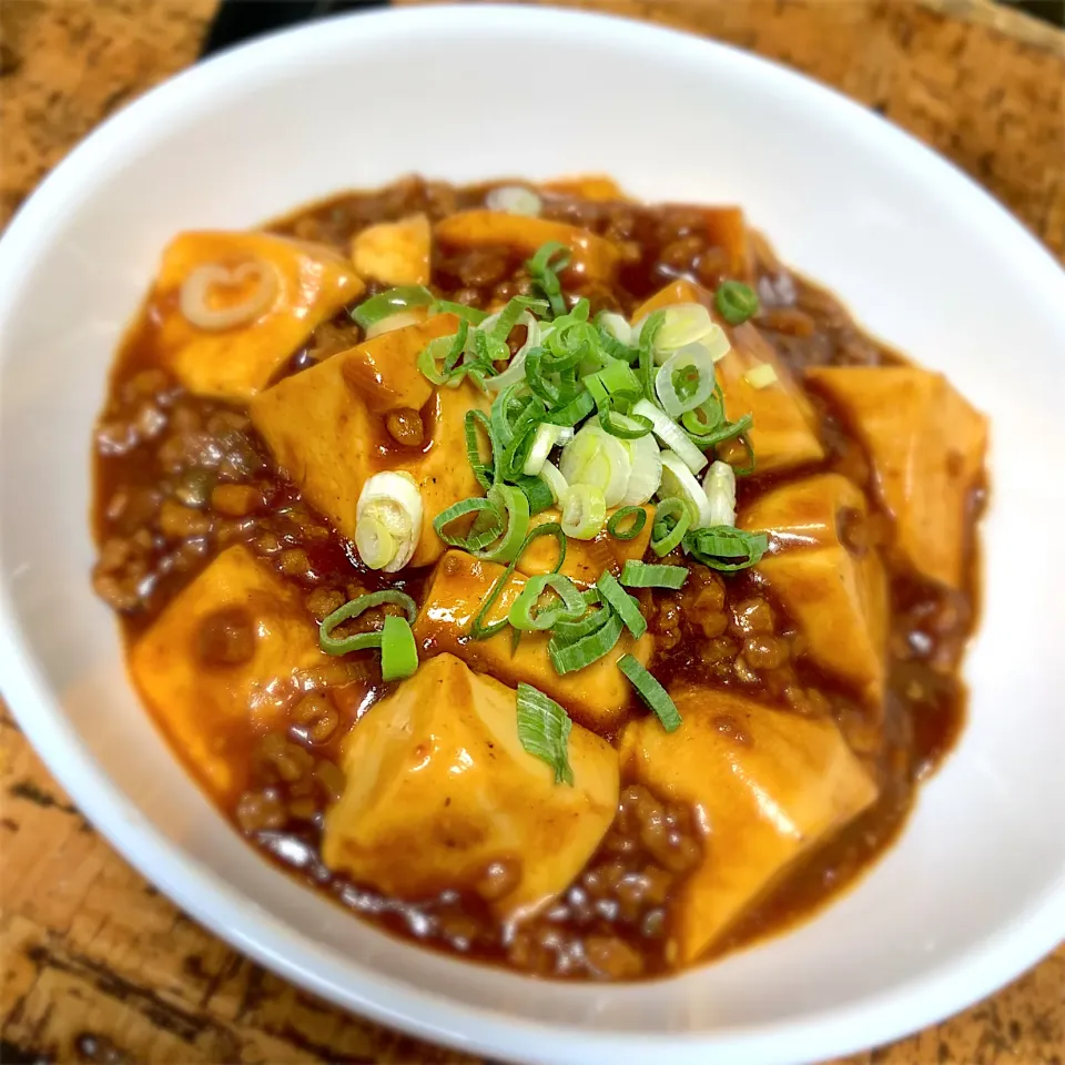 料理に使える絹と焼き肉のタレで簡単麻婆豆腐🥰|にょんにいさん