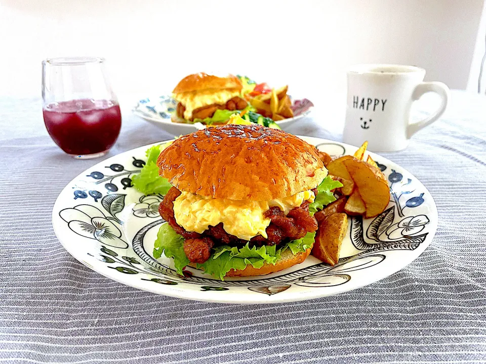 Snapdishの料理写真:チキン南蛮タルタルバーガー🍔|ゆかりさん