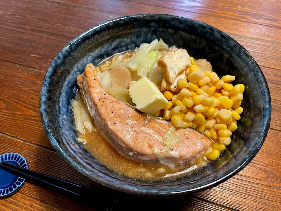 生秋鮭でちゃんちゃん焼き風味噌ラーメン|n_nさん