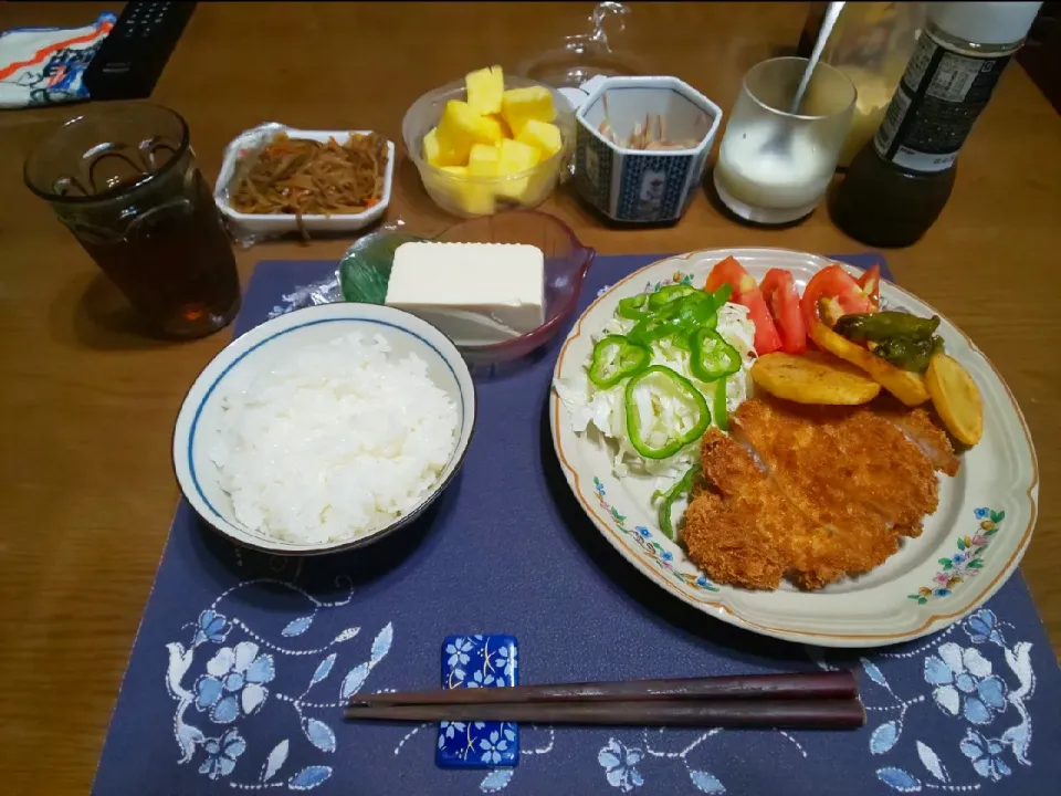 揚げ直したお惣菜トンカツ(夕飯)|enarinさん