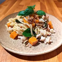 Bavette noodles with Pumpkin and Walnut|De Koさん