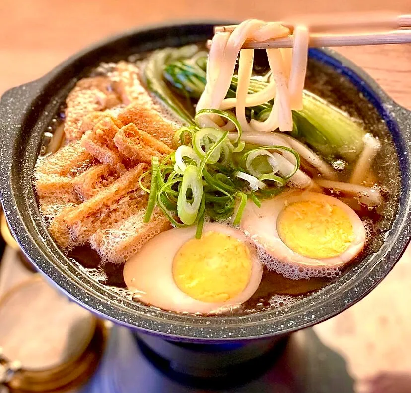 おでん出汁を使って鍋焼きうどんde朝ごはん|ばくあんしゃさん