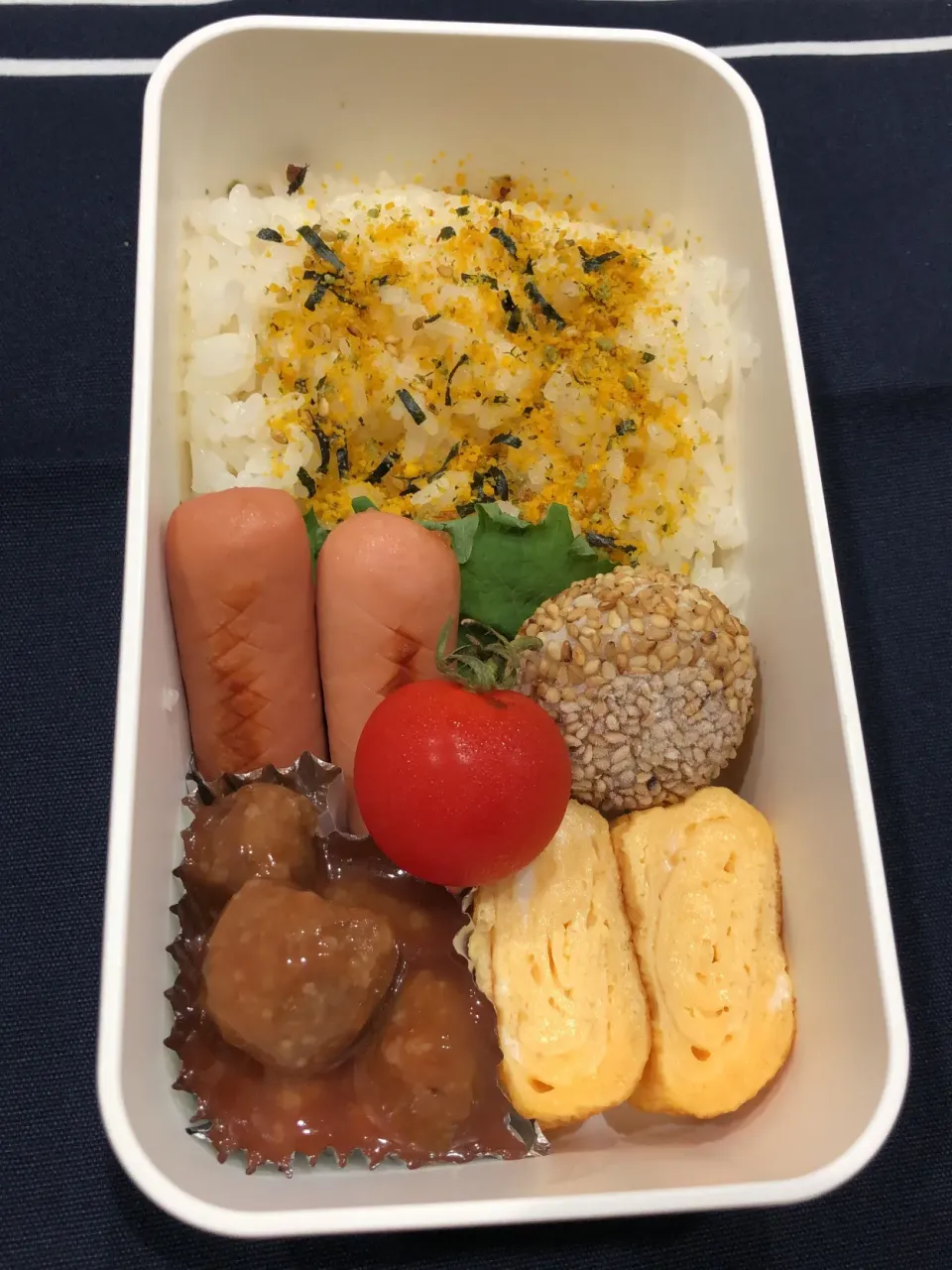 Snapdishの料理写真:のりたまご飯、たまご焼き、ウインナー、ミートボール、胡麻団子、ミニトマト|きらきらさん