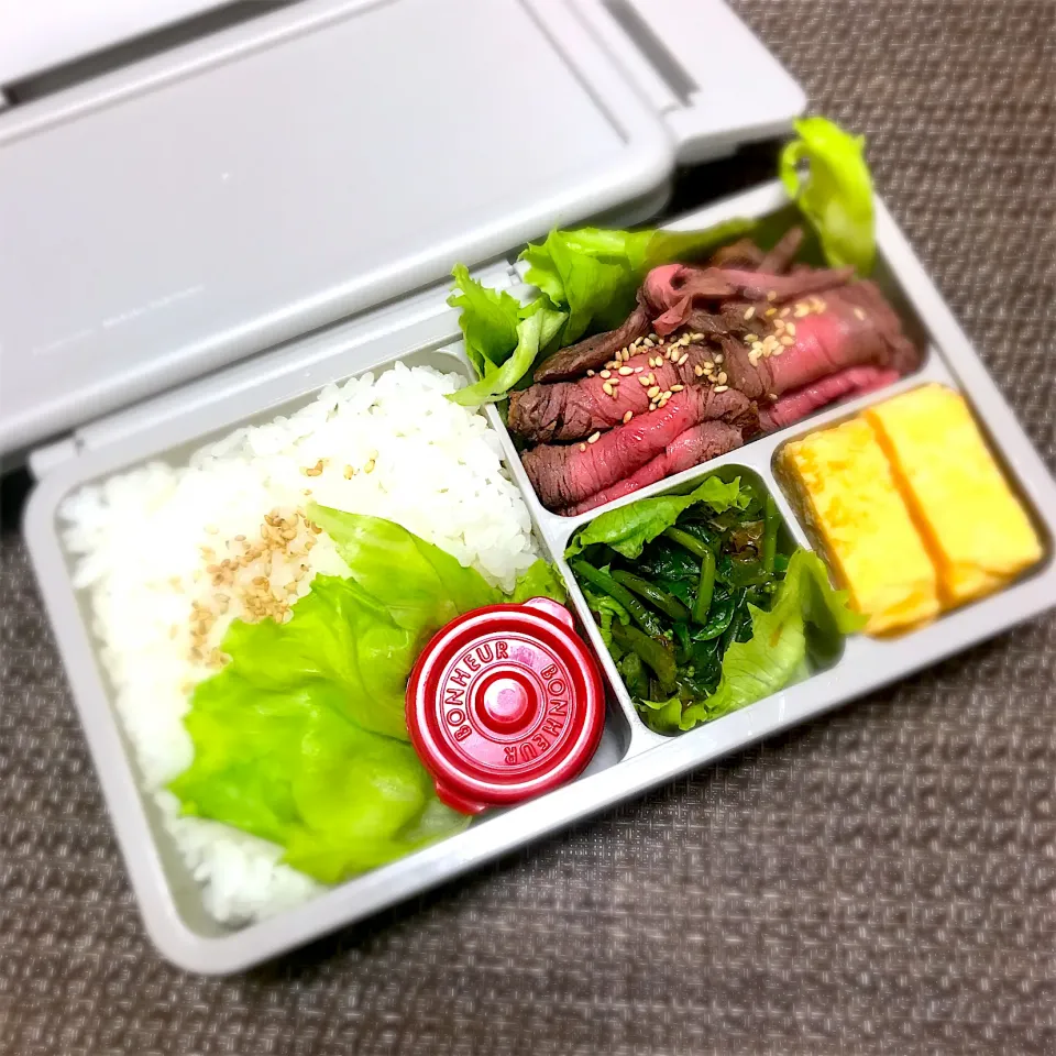 Snapdishの料理写真:SJK弁当🍱〜ローストビーフ・玉子焼き・ツルムラサキお浸し|華恋さん