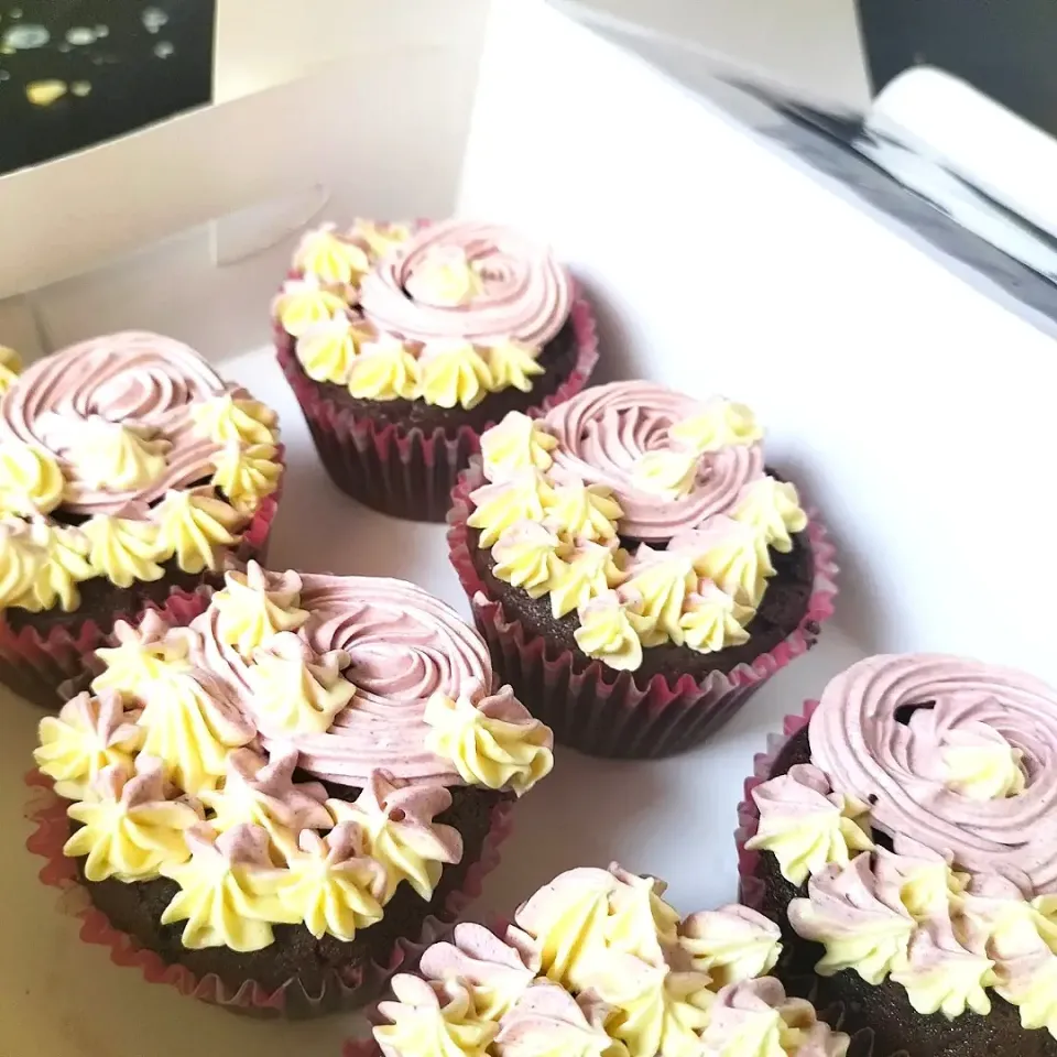 lilac cupcakes|Hafsa Zulfiqarさん