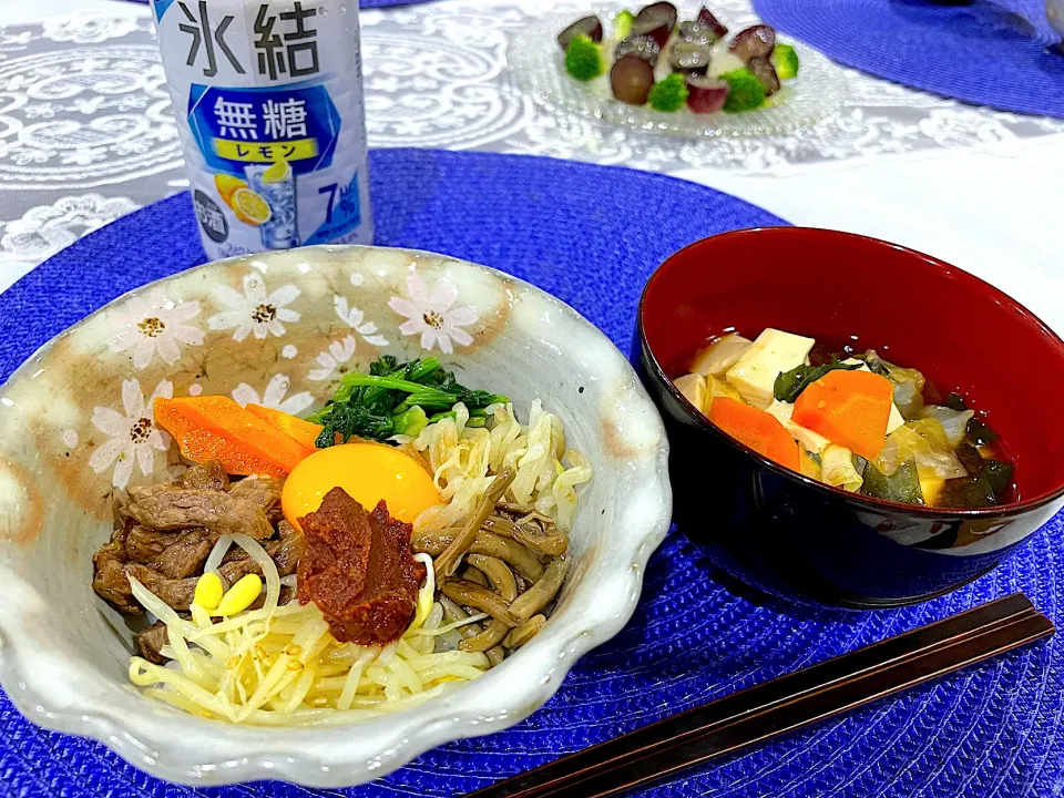 石焼きじゃないビビンバと具沢山お味噌汁にヒラメのカルパッチョ🐟|Seikoさん