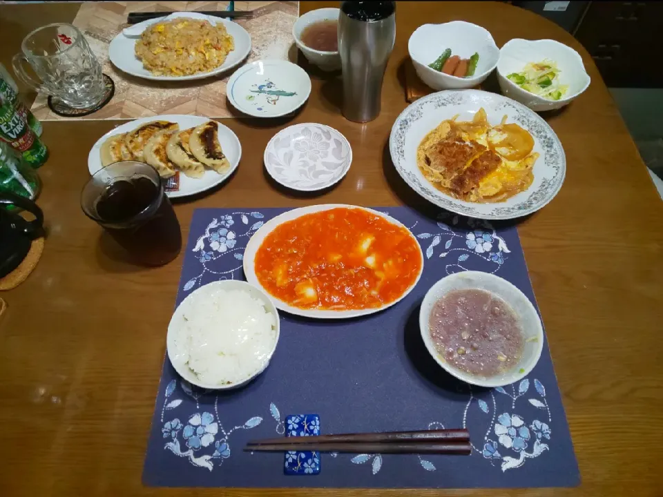 中華料理『鳳凰』のイカのチリソース炒めと炒飯と餃子、自前のカツ煮(夕飯)|enarinさん