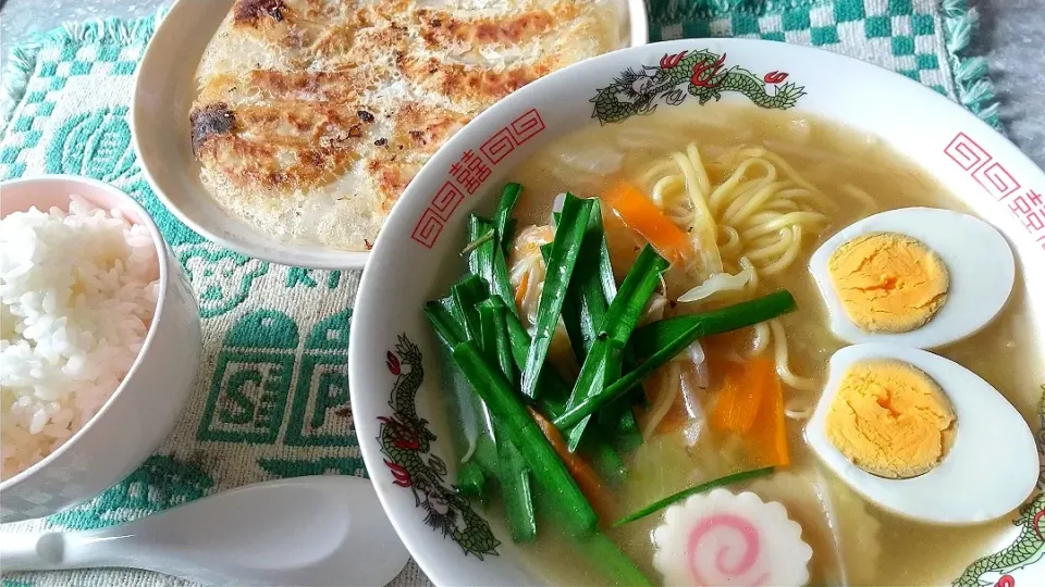 餃子定食　タンメン変更|アリーナ香貫くんさん