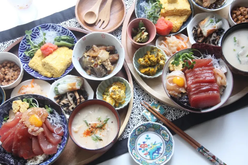 『鉄火丼〜鯛の薄造りのせと本場関西粕汁といろいろ小鉢定食』【公式】料理研究家　指宿さゆり|【公式】料理研究家　指宿さゆり≫ｽﾀｼﾞｵ（ｽﾀｯﾌ運営）さん