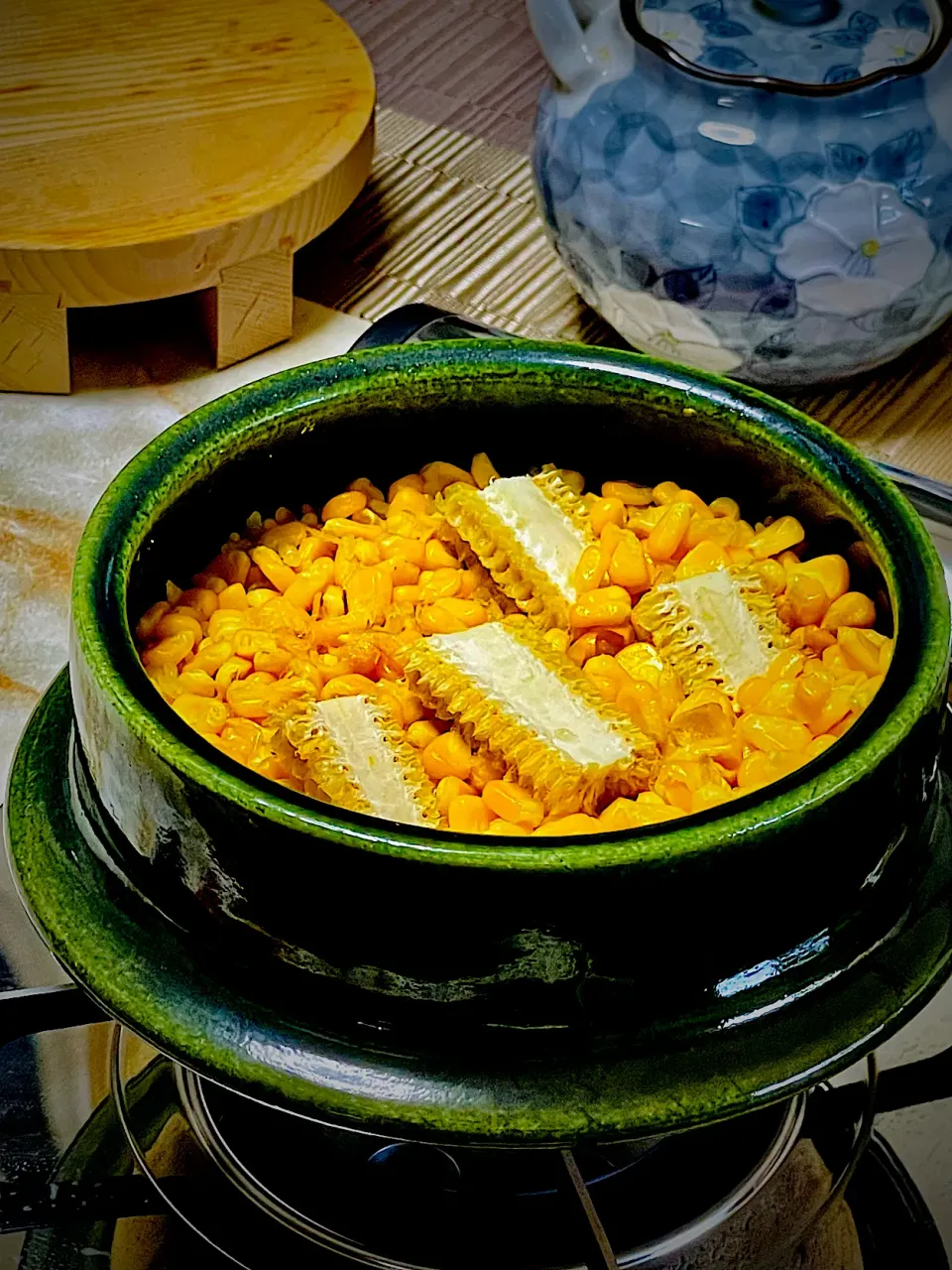 Snapdishの料理写真:とうもろこしの炊き込みご飯✨🌽✨✨今回は芯も使ってみました❣️😄|イチロッタさん