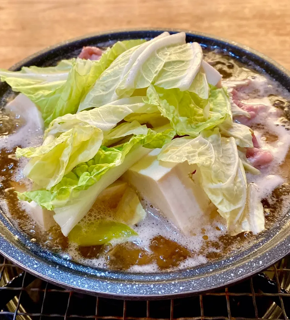 Snapdishの料理写真:豚バラとフルフル湯豆腐で晩酌スタート|ばくあんしゃさん