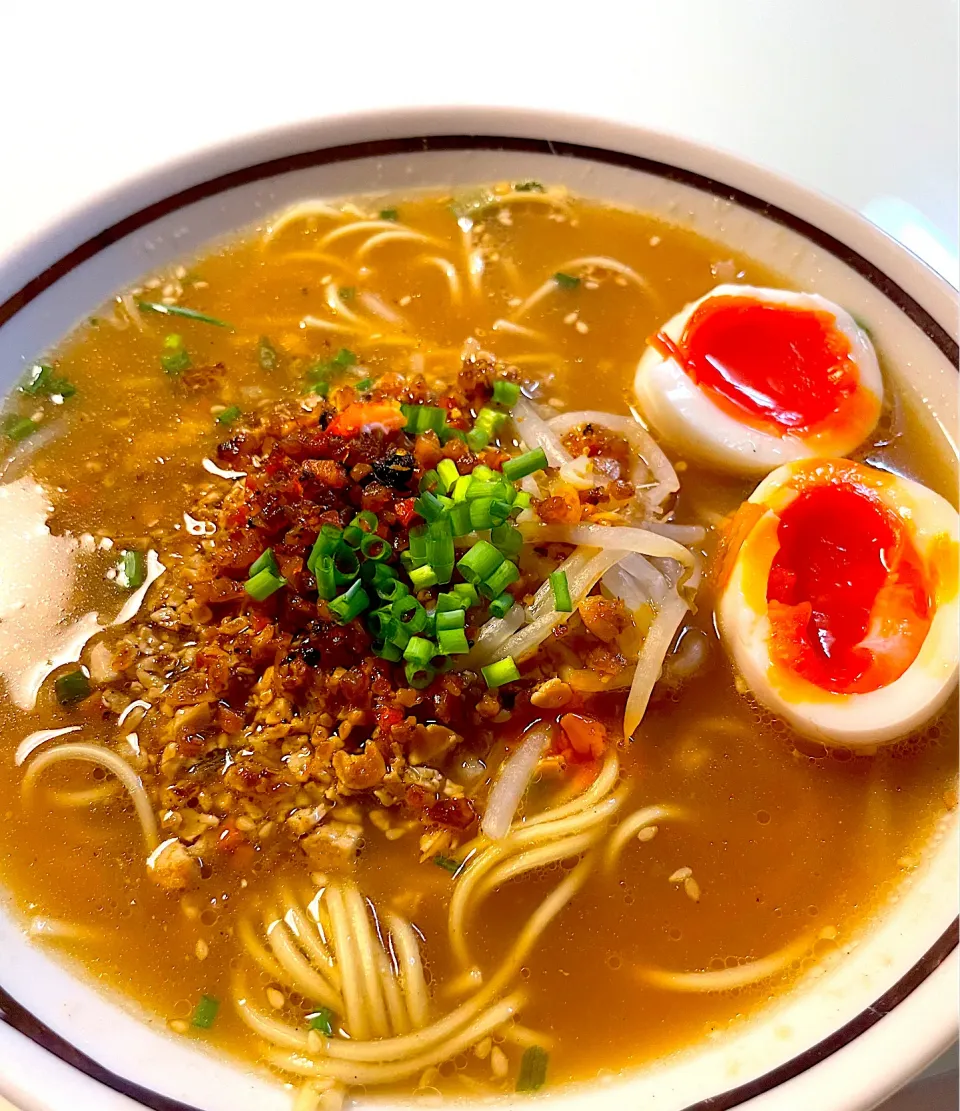 息子の夜ご飯 豚骨醤油坦々麺ラーメン|Snow10さん