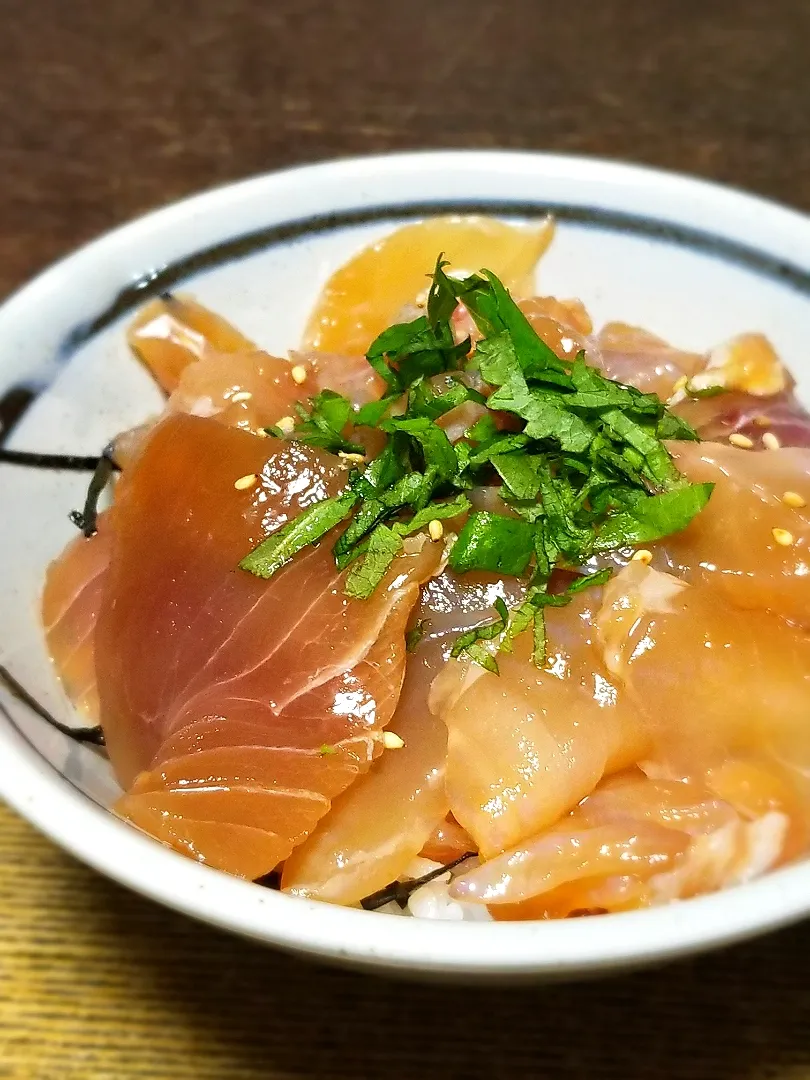 パパ作👨三種の漬け丼|ぱんだのままんさん