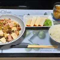 Snapdishの料理写真:ベーコン炒め＆豆腐セット|ポテさん