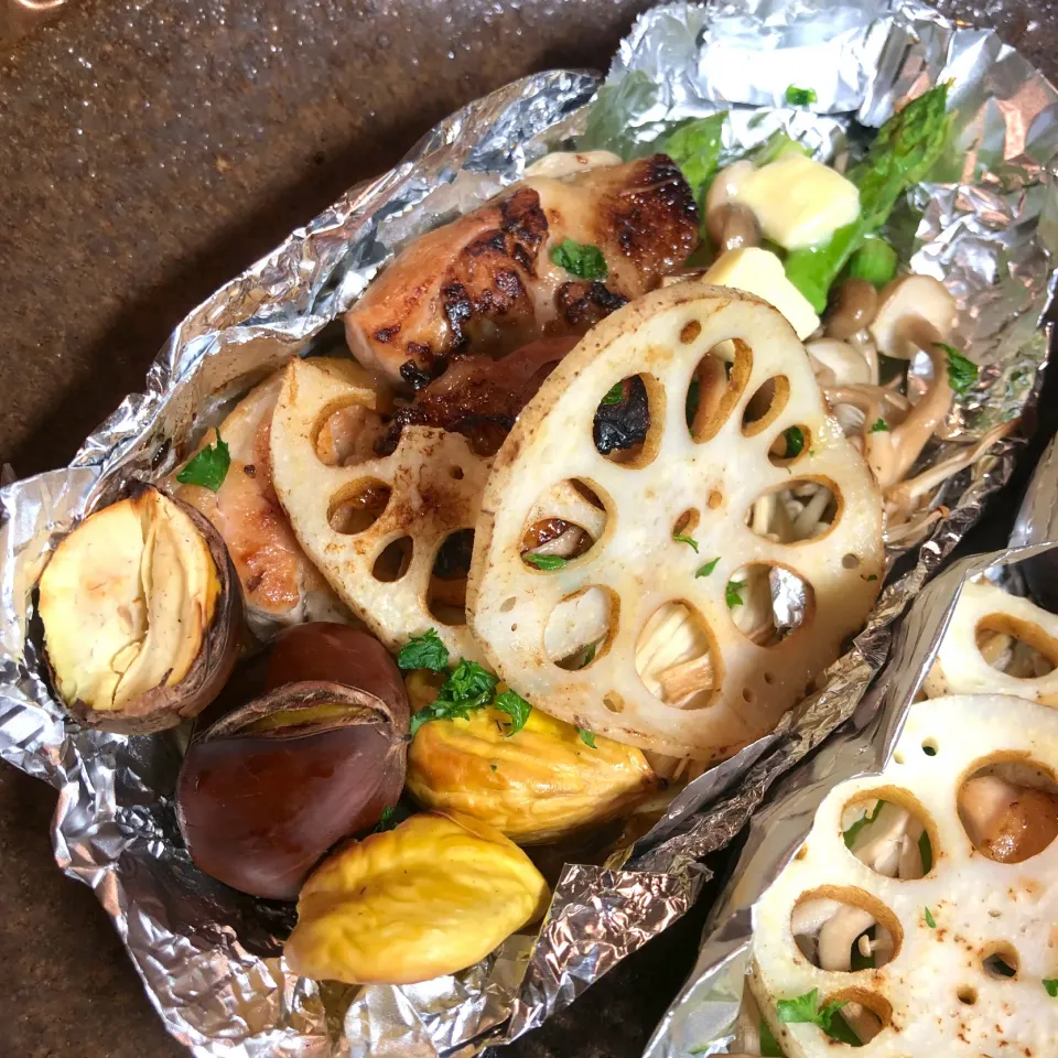 醤油バター香る鶏肉と秋野菜のホイル焼き🌰|さらっと🍀さん