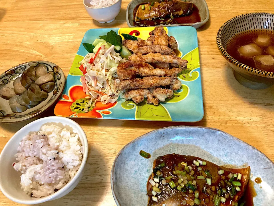 やずの照り焼き❤️ささみスティックフライ❤️サラダ❤️茄子の糠漬け❤️里芋の煮物❤️雑穀米ご飯|さくたえさん