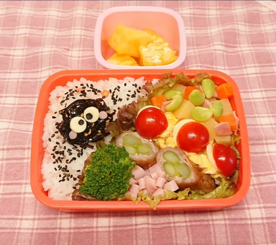 ごま昆布のまっくろくろすけ弁当❤️|みちゅあしさん