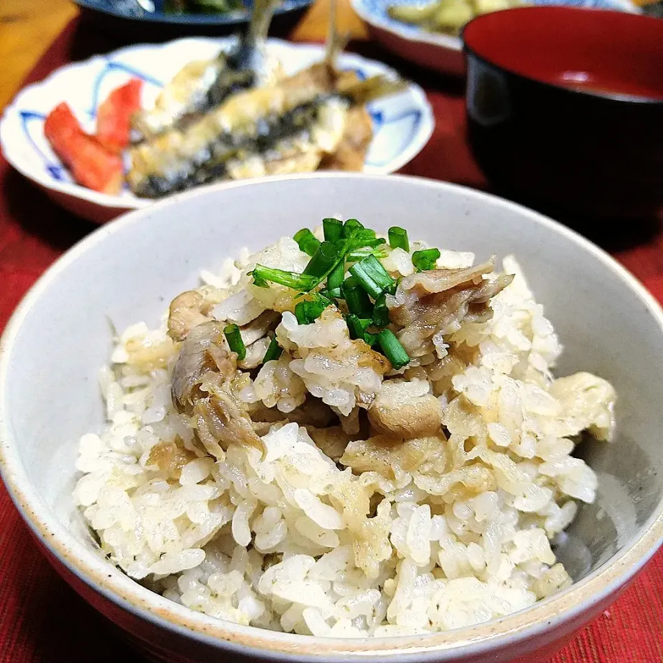 牛肉とごぼうの炊き込みご飯🍚🥢|とまと🍅さん