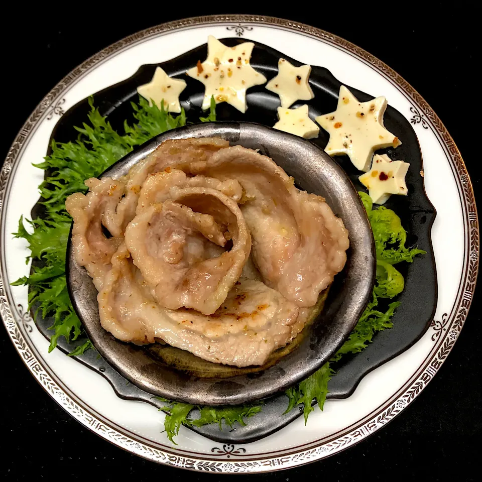 薔薇の豚ロースピカタ🌹星の料理に使える絹イタリアンソルトオリーブ漬✨|henryさん