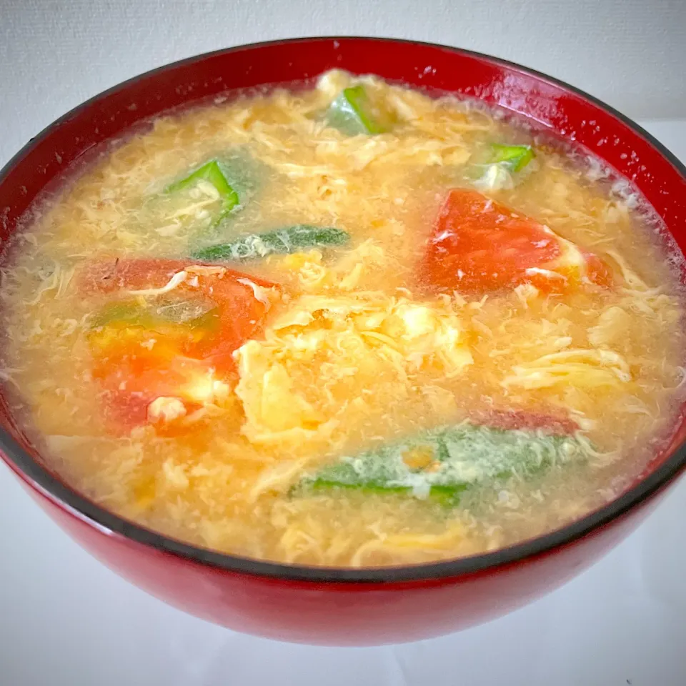 オクラとトマトのふわたまみそ汁🍅🥚|りさこさん