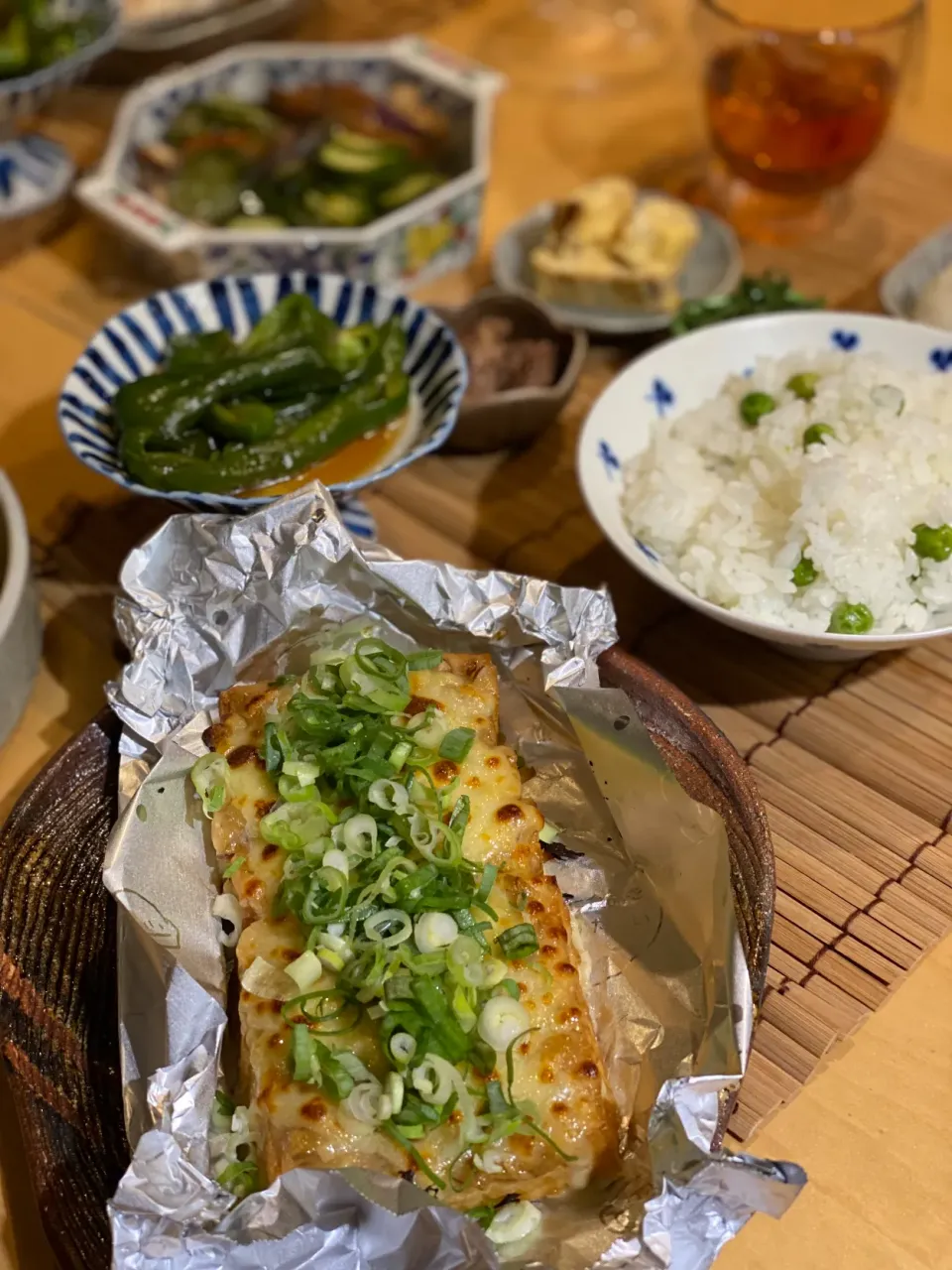 Snapdishの料理写真:厚揚げの味噌チーズ　豆ご飯　卵焼き　無限ピーマン|エトフさん