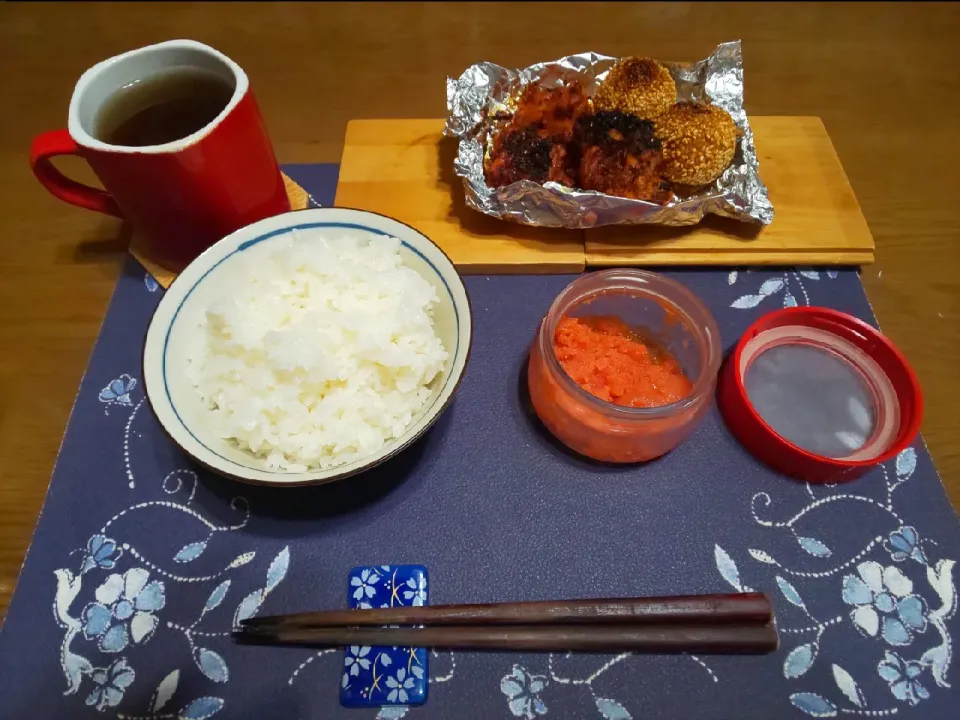 中華お惣菜の辛子鶏とごま団子(朝ご飯)|enarinさん