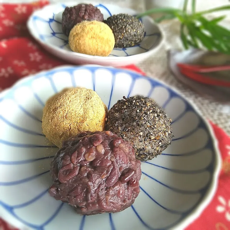 Snapdishの料理写真:切り餅とご飯で簡単３色おはぎ🍡|とまと🍅さん