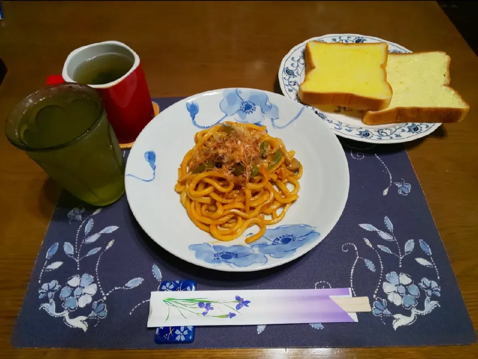 Snapdishの料理写真:焼きうどん(昼飯)|enarinさん