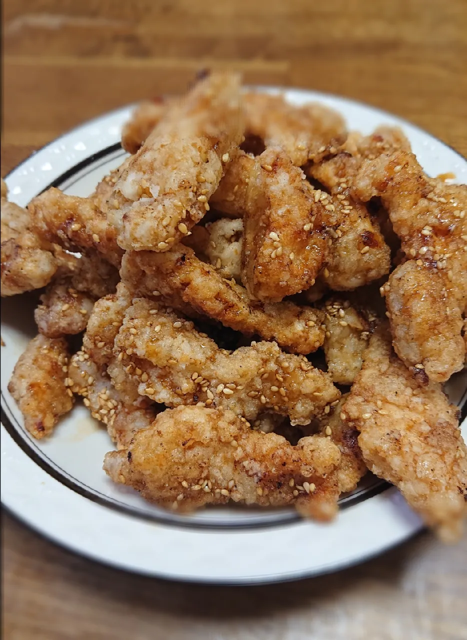 鶏ムネ肉の甘辛ゴマあえ🐣🐔|まなみさん