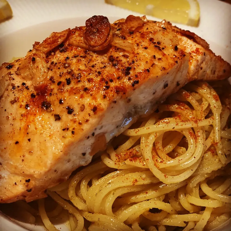 Snapdishの料理写真:Lunch ! Lunch ! 
Oven Cooked Salmon Fillet in Butter & Garlic with Spaghetti finished in Pesto Sauce with Butter & Garlic with lemon 🍋 
#spaghetti #basil #pest|Emanuel Hayashiさん