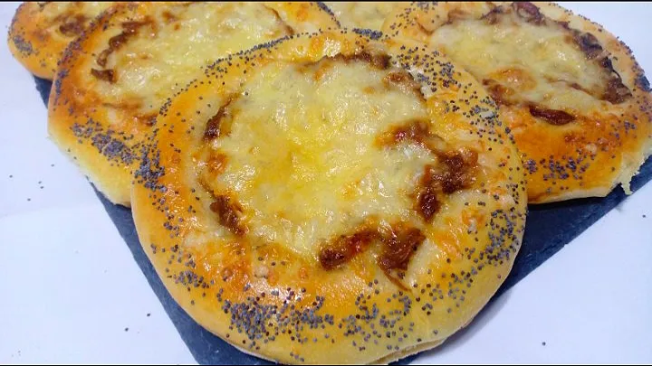 onion and Cheese never tasted so good with this easy recipe 
please subscribe in my youtube channel for support 🥰|وصفة واستفادة mother's recipesさん