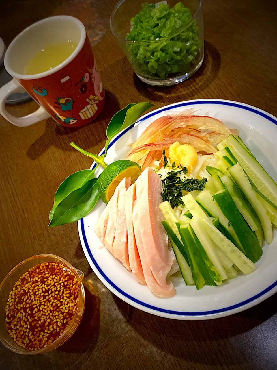 Snapdishの料理写真:あおさと蒸し鶏の冷やしうどん　胡麻辛だれ　お茶|ch＊K*∀o(^^*)♪さん