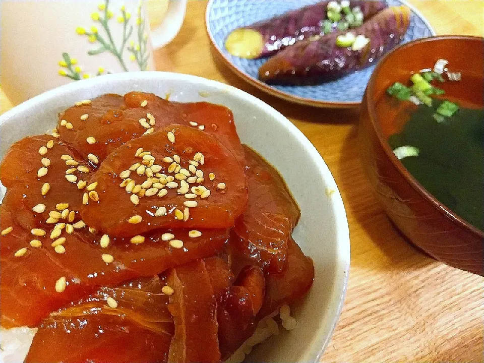 醤油漬けマグロ丼|りんごとなし論争さん