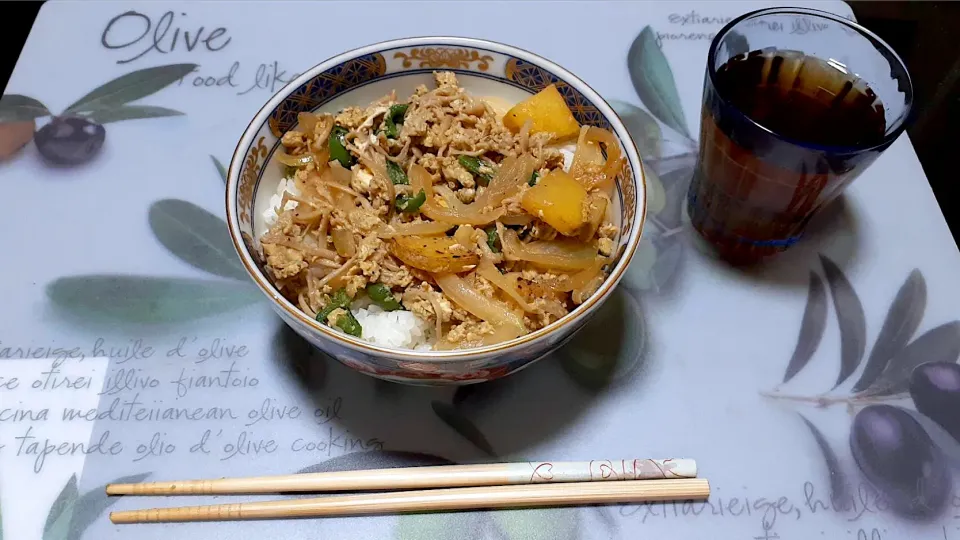 野菜炒め丼|なおっちさん