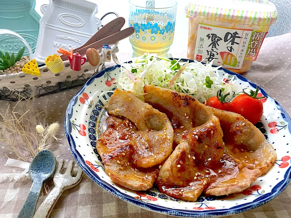 Snapdishの料理写真:豚ロースの味噌漬け🐷
〜 𝘱𝘰𝘳𝘬 𝘭𝘰𝘪𝘯 𝘱𝘪𝘤𝘬𝘭𝘦𝘥 𝘪𝘯 𝘮𝘪𝘴𝘰 〜
【マルサンアイさんの“味の饗宴 無添加生”使用】|がぁがさん